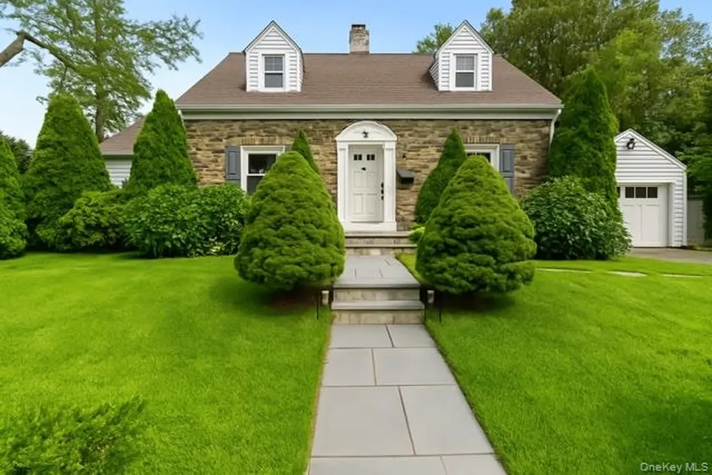 73 Middle Road Eastchester NY 10709
