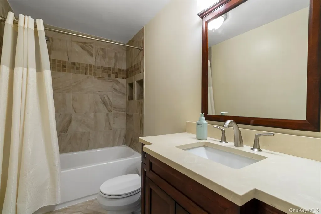 1001 Williamsburg Drive Mahopac NY 10541
