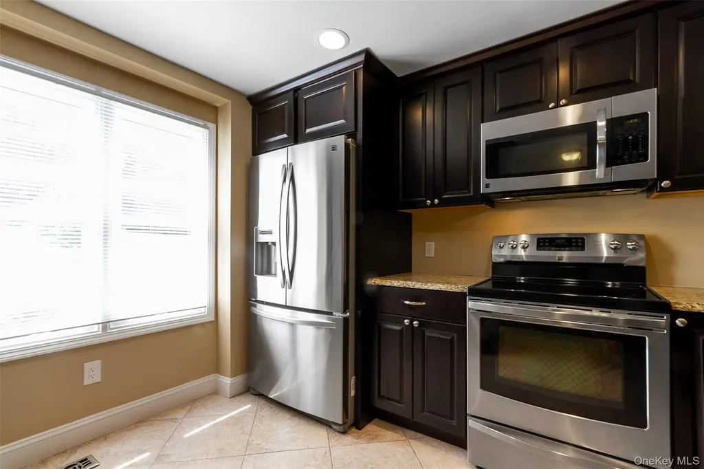 1001 Williamsburg Drive Mahopac NY 10541