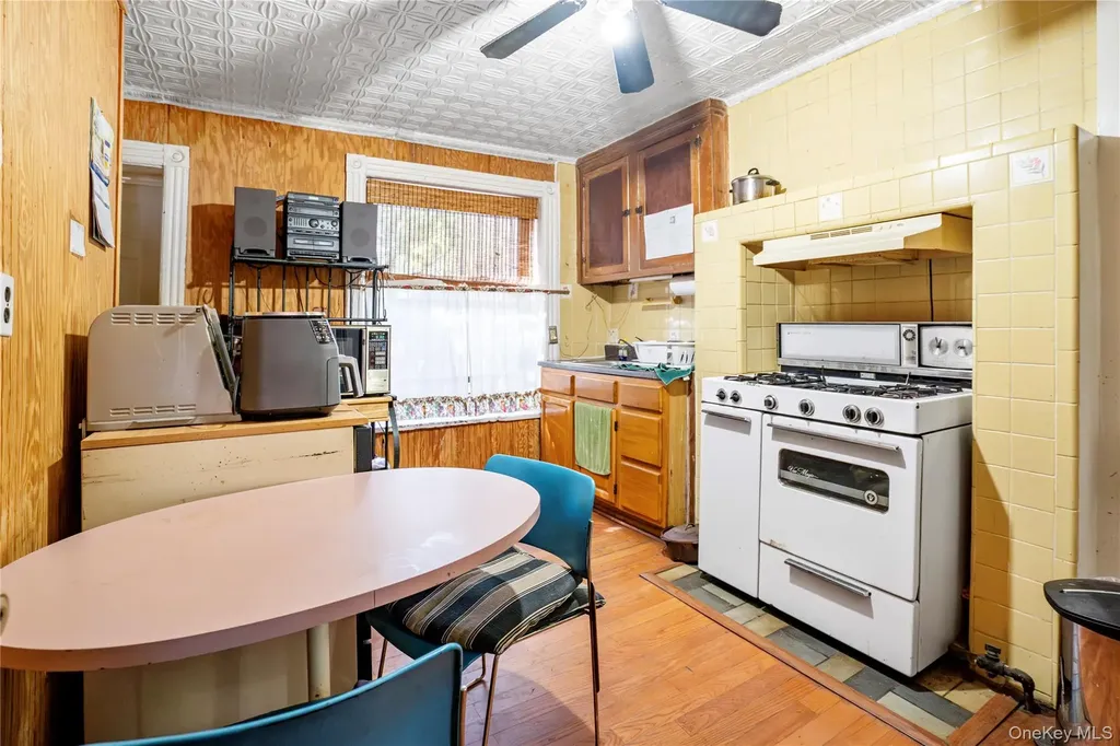 596 Hancock Street Brooklyn NY 11233