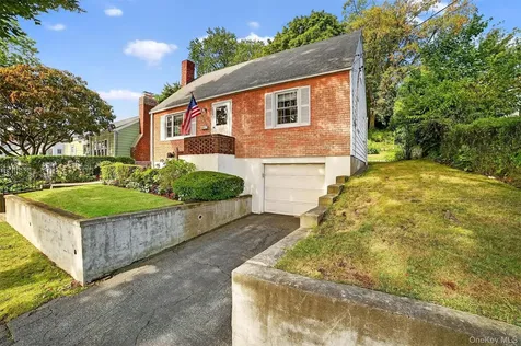 331 Sommerville Place Yonkers NY 10703