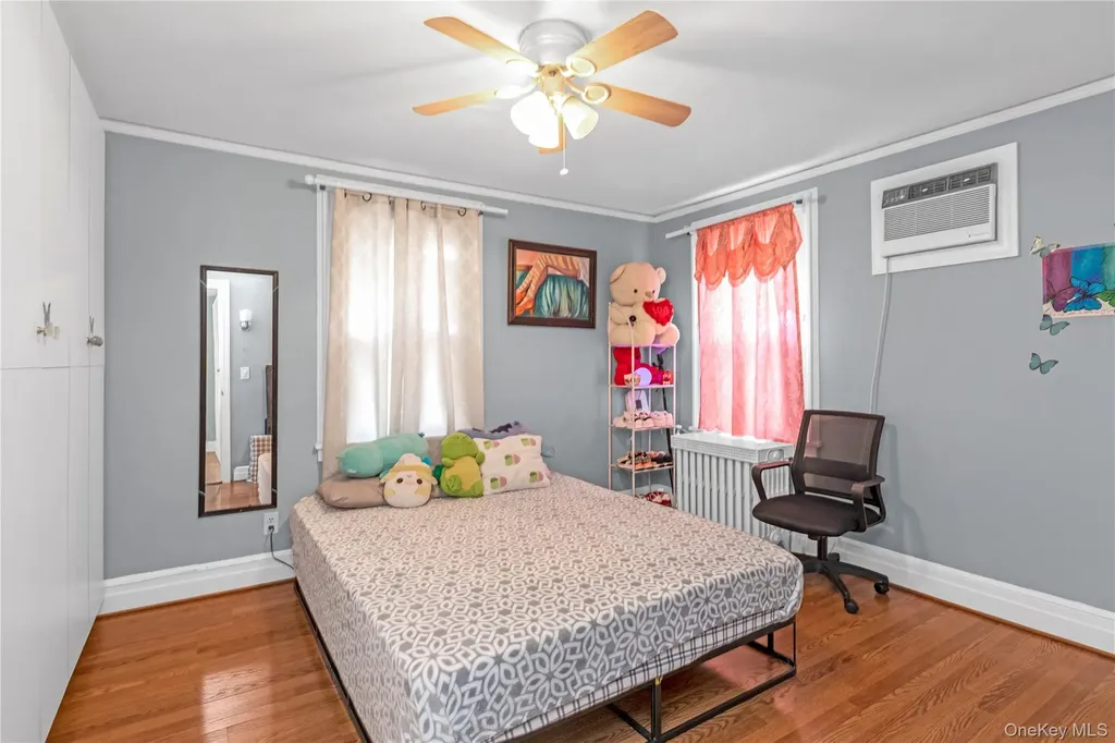 24 Walnut Street Westbury NY 11590