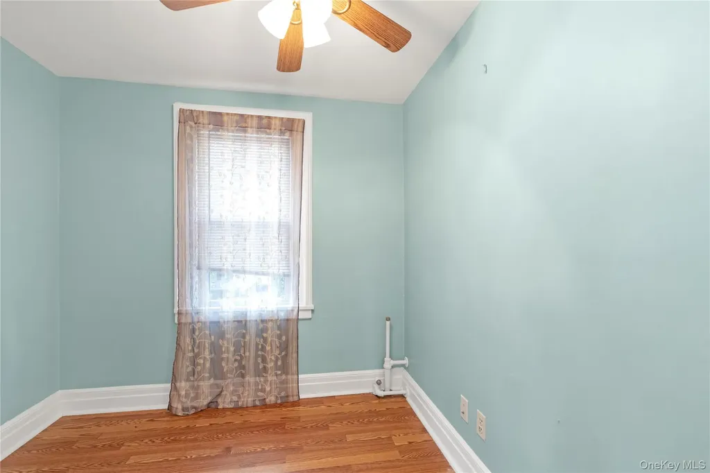 24 Walnut Street Westbury NY 11590