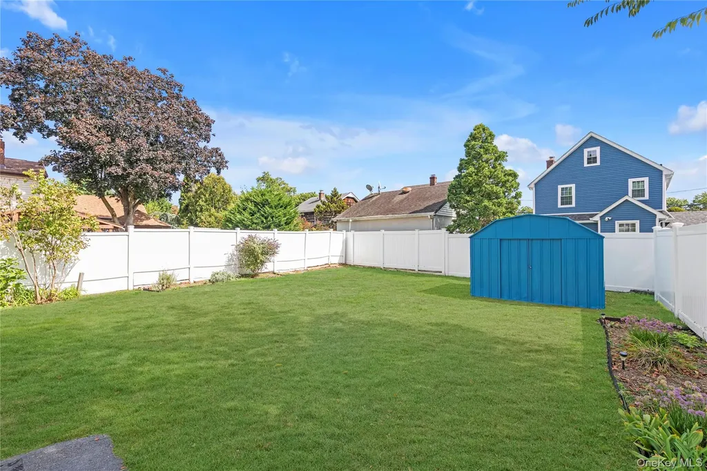 24 Walnut Street Westbury NY 11590