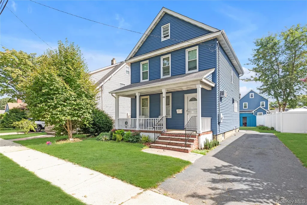 24 Walnut Street Westbury NY 11590