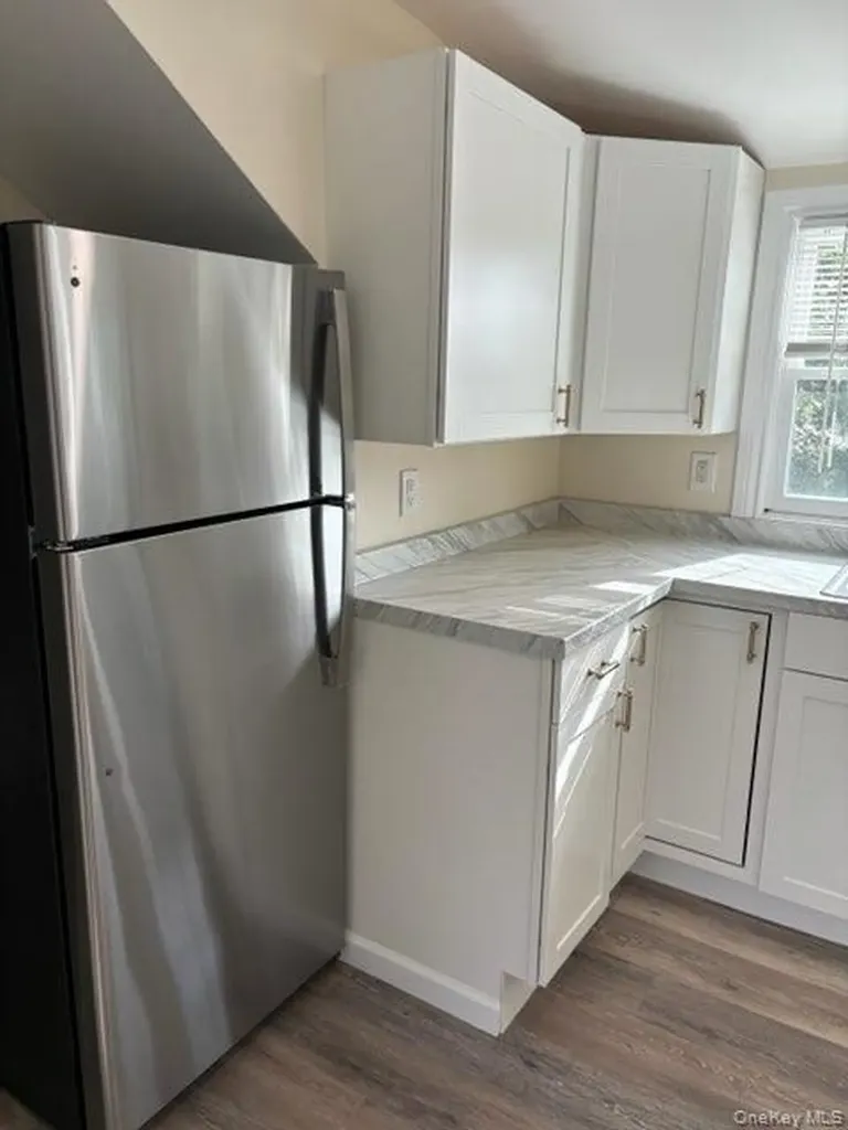 10 Auburn Avenue Bay Shore NY 11706