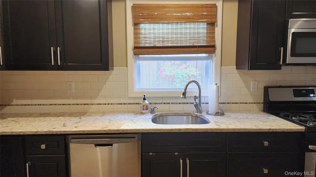 632 E Olive Street Long Beach NY 11561