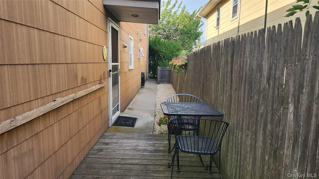 632 E Olive Street Long Beach NY 11561