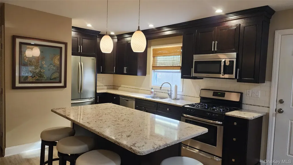 632 E Olive Street Long Beach NY 11561