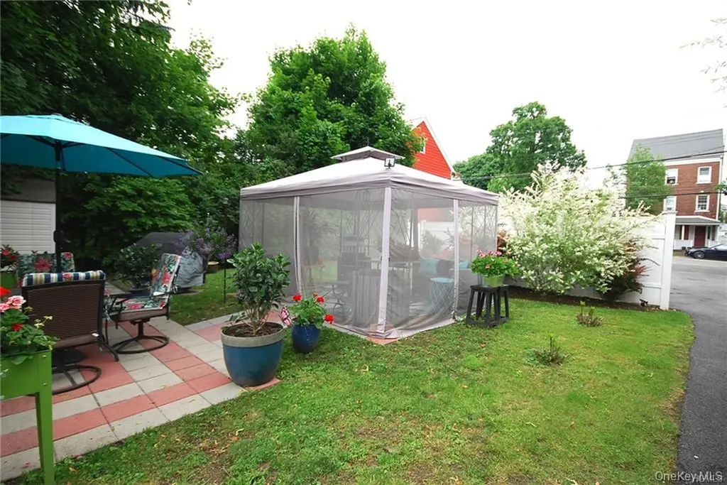 158 6th Street Verplanck NY 10596