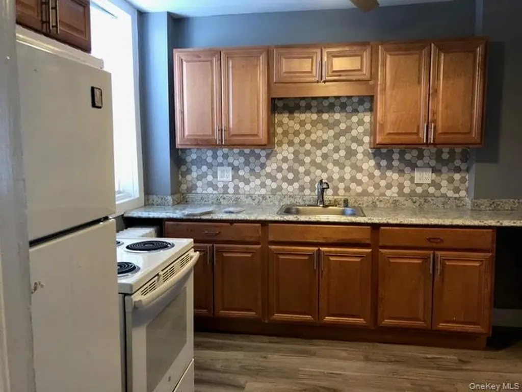 158 6th Street Verplanck NY 10596