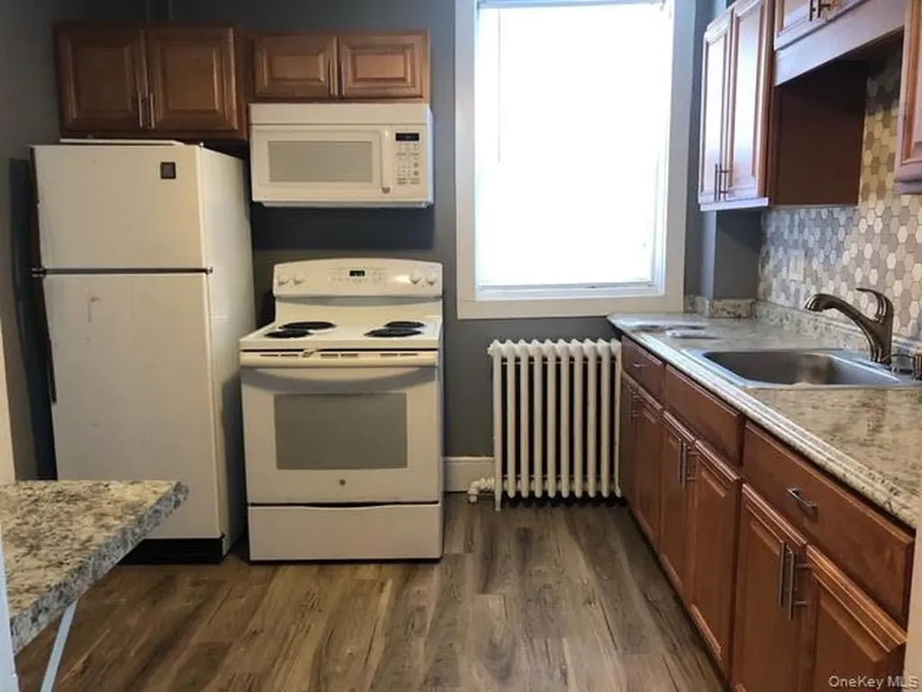 158 6th Street Verplanck NY 10596