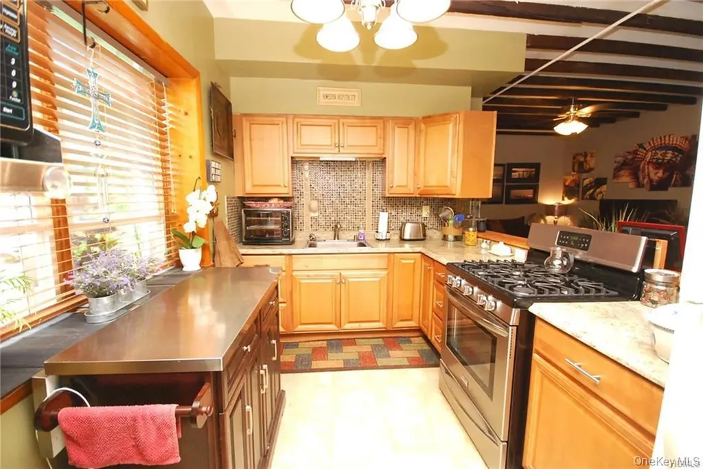 158 6th Street Verplanck NY 10596