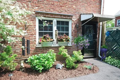 158 6TH Street Verplanck NY 10596