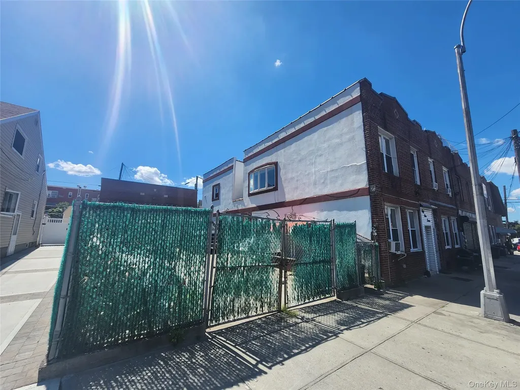 5912 58th Road Maspeth NY 11378