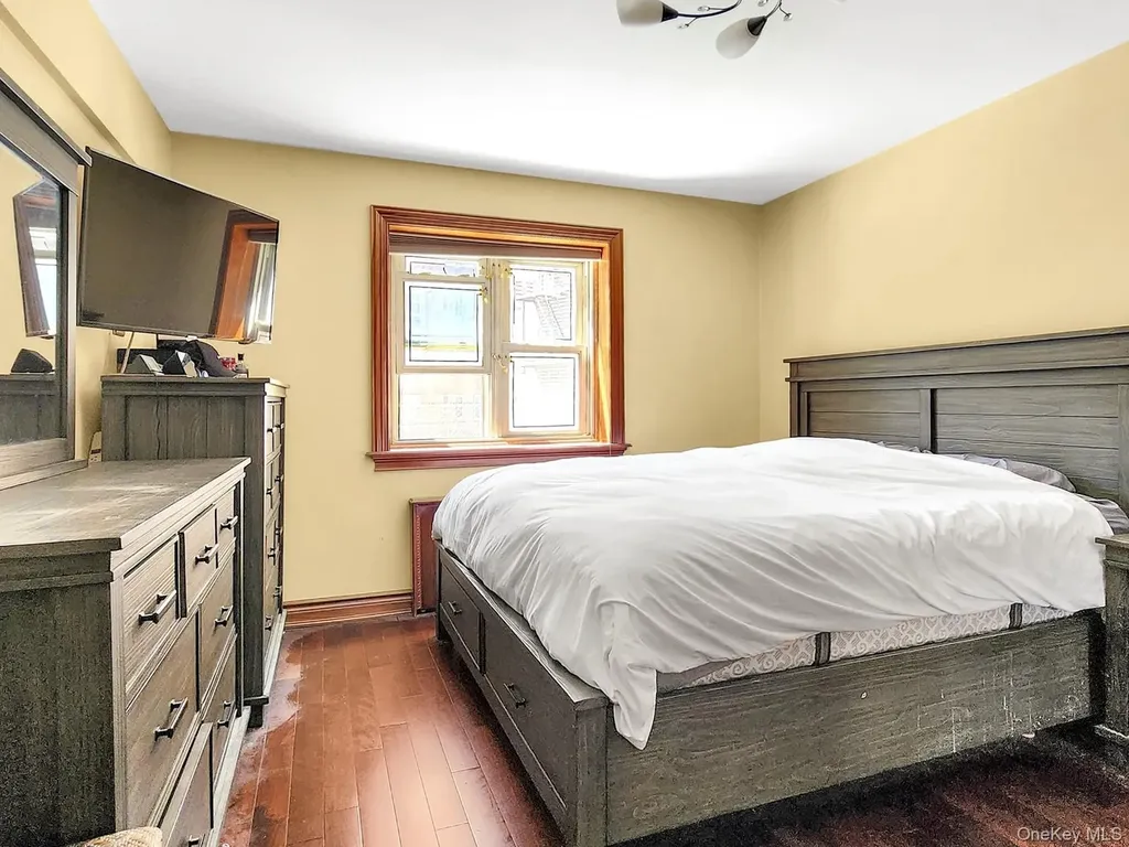 66-10 149th Street Flushing NY 11367