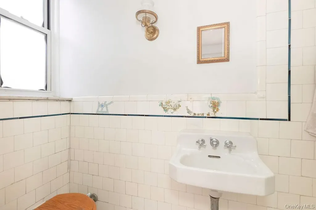 3513 76th Street Jackson Heights NY 11372