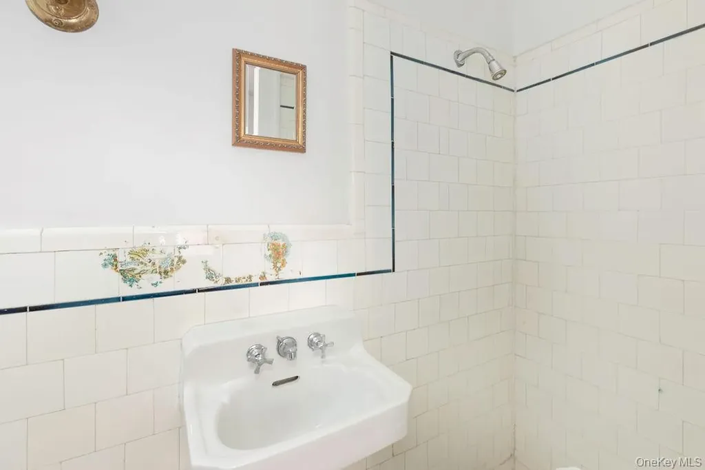3513 76th Street Jackson Heights NY 11372