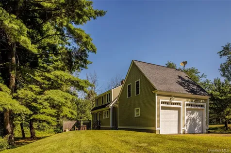 28 Green Brook Drive Chatham NY 12024