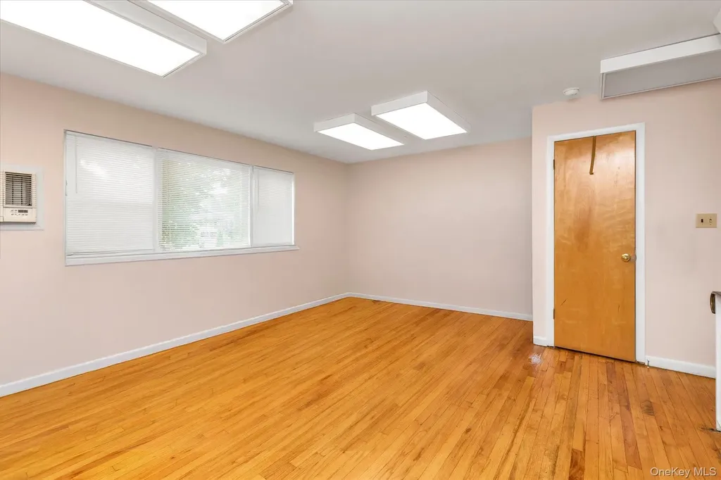 28-15 Bayside Lane Flushing NY 11358