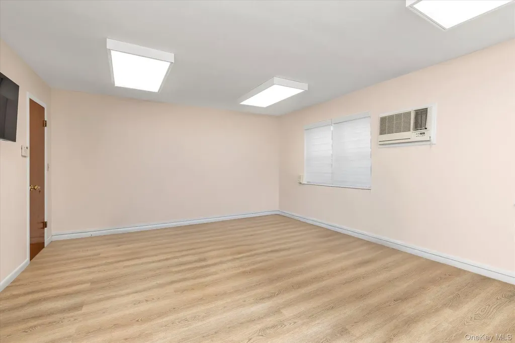 28-15 Bayside Lane Flushing NY 11358