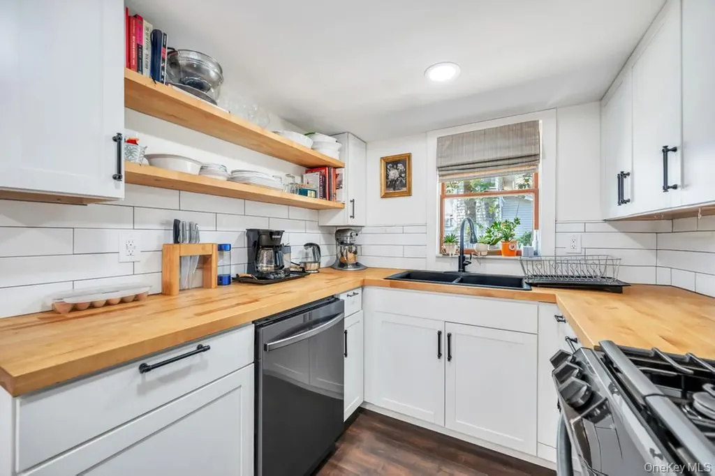 181 Blue Point Avenue Blue Point NY 11715