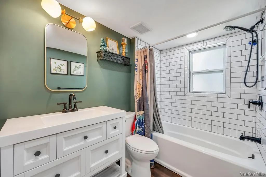 181 Blue Point Avenue Blue Point NY 11715