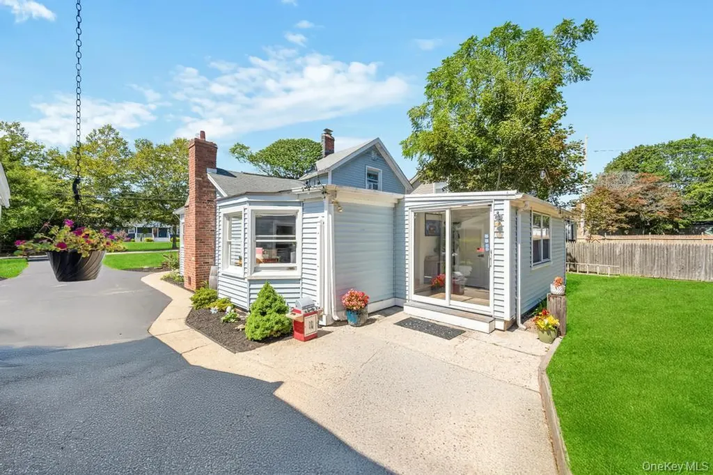181 Blue Point Avenue Blue Point NY 11715