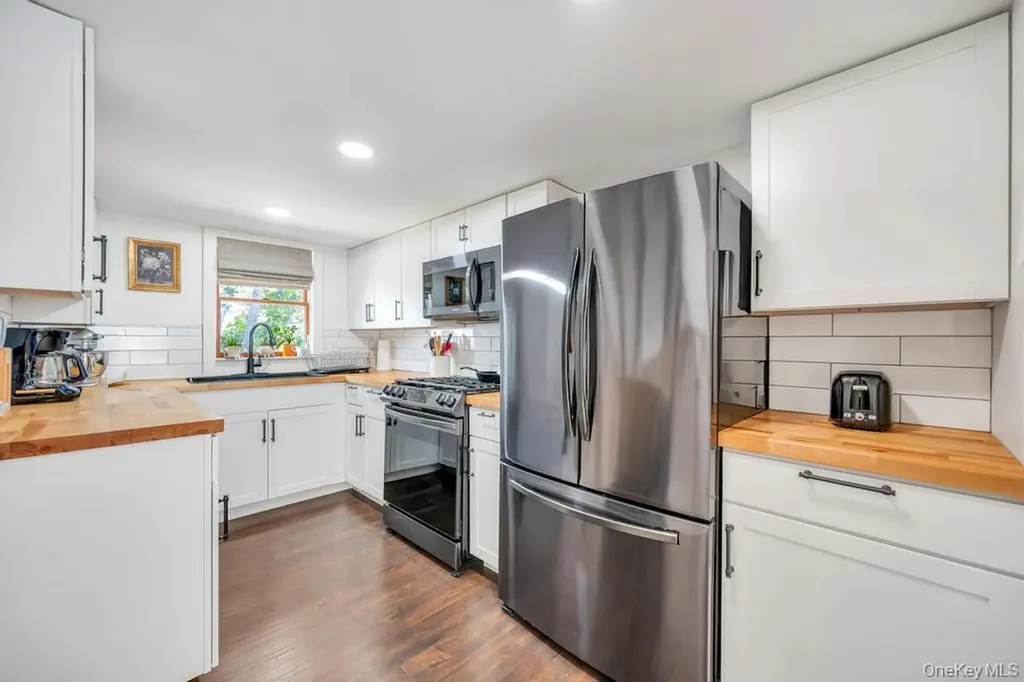 181 Blue Point Avenue Blue Point NY 11715