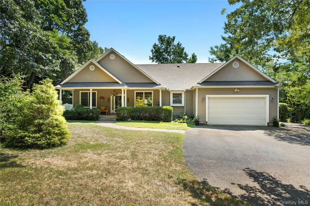 41 Park Drive Riverhead NY 11901