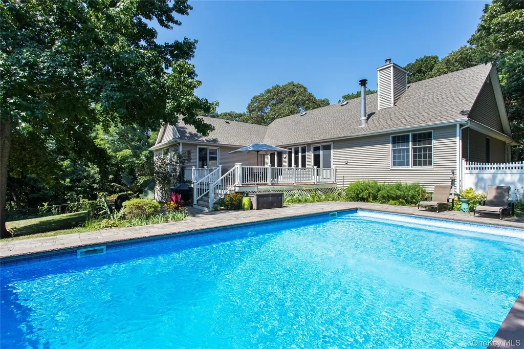 41 Park Drive Riverhead NY 11901