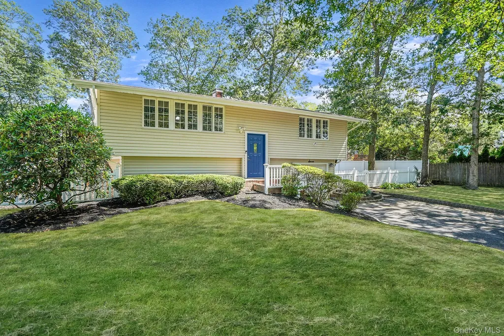 7 Deepdale Drive Commack NY 11725