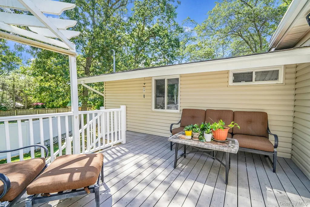 7 Deepdale Drive Commack NY 11725