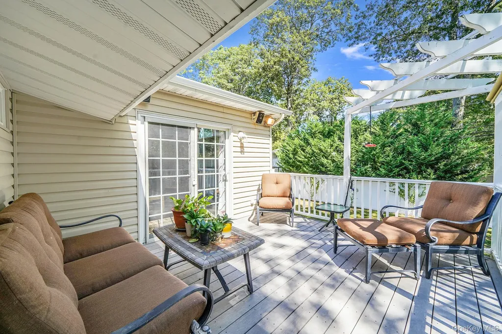 7 Deepdale Drive Commack NY 11725