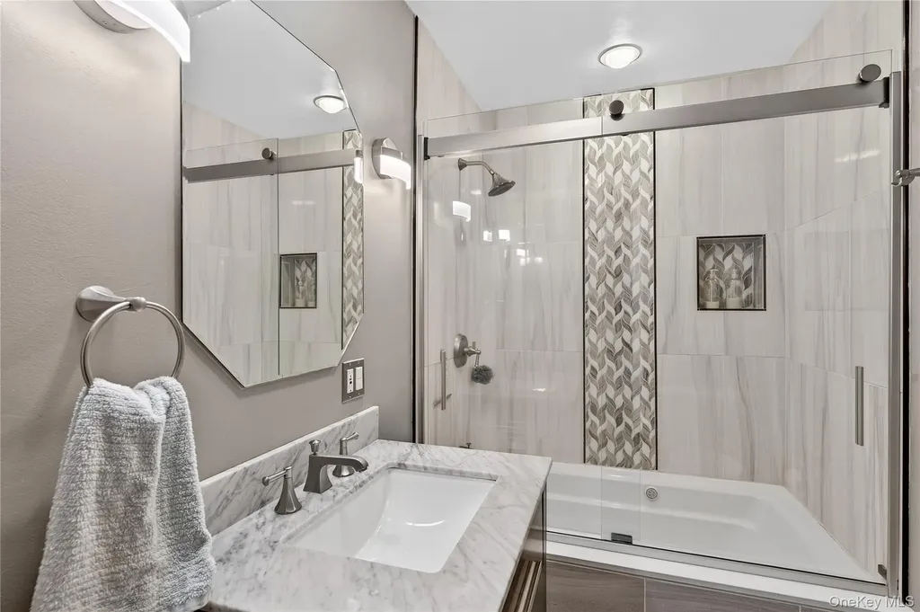 6 Marvelle Lane Westtown NY 10998