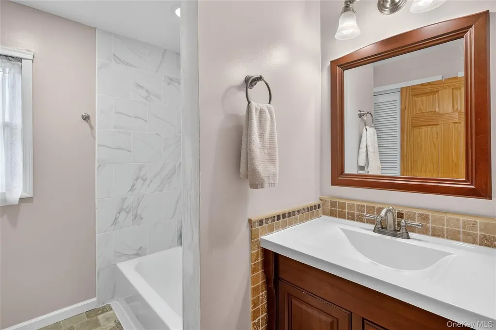6 Marvelle Lane Westtown NY 10998