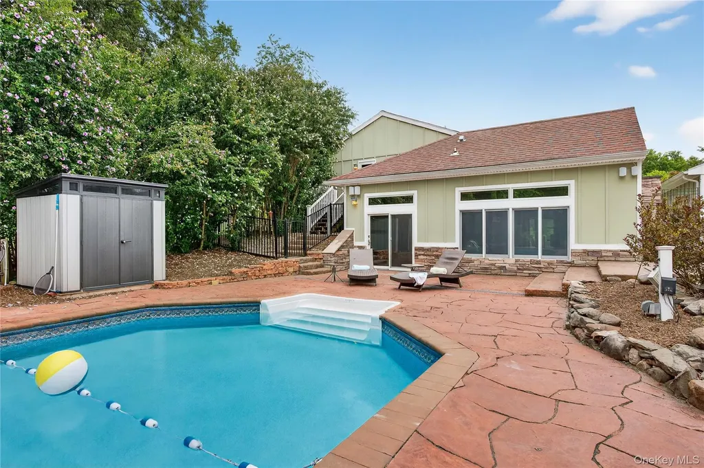 6 Marvelle Lane Westtown NY 10998