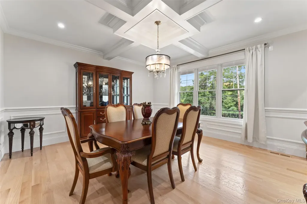 629 California Road Bronxville NY 10708