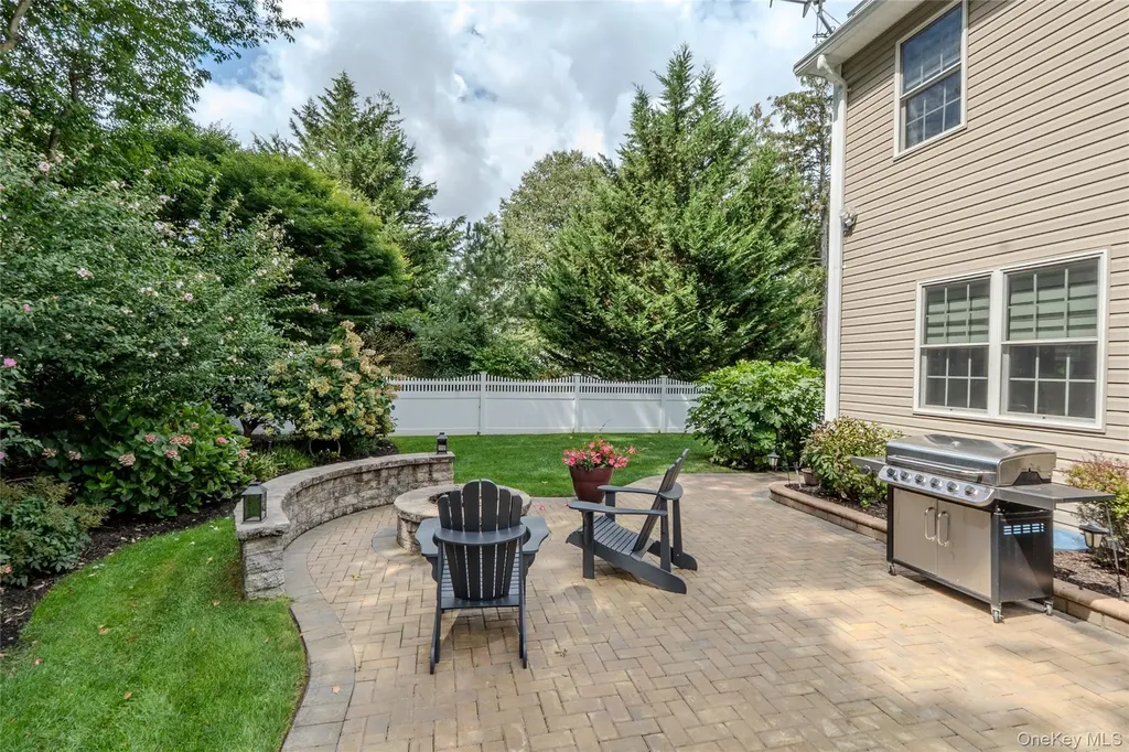 6 Hearthstone Lane Nesconset NY 11767