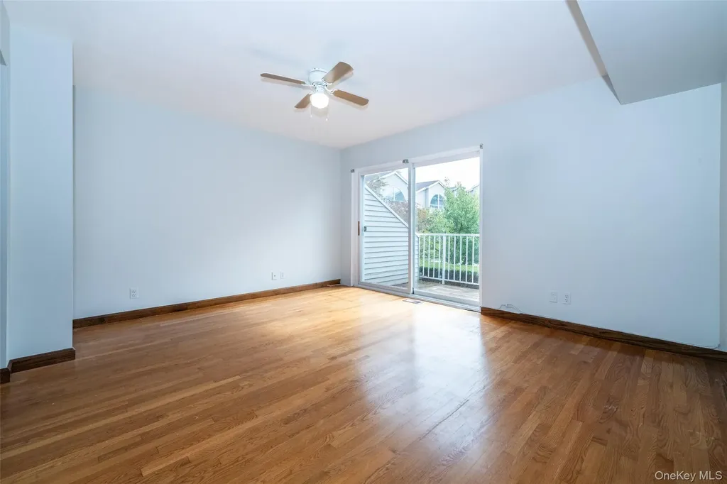 18 Windward Lane Bronx NY 10464