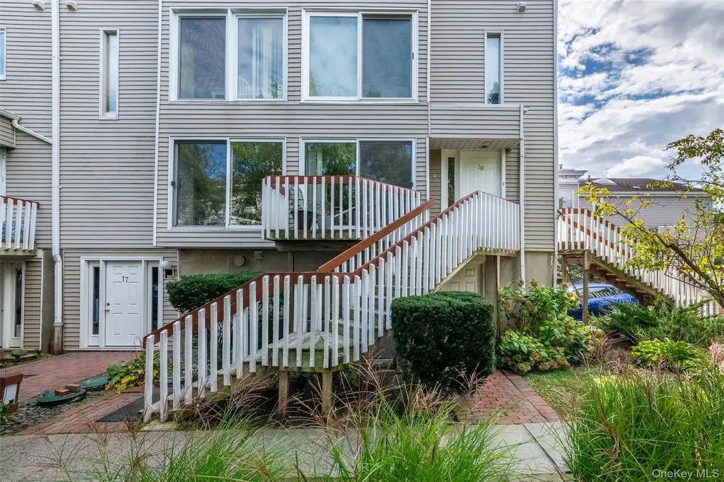 18 Windward Lane Bronx NY 10464