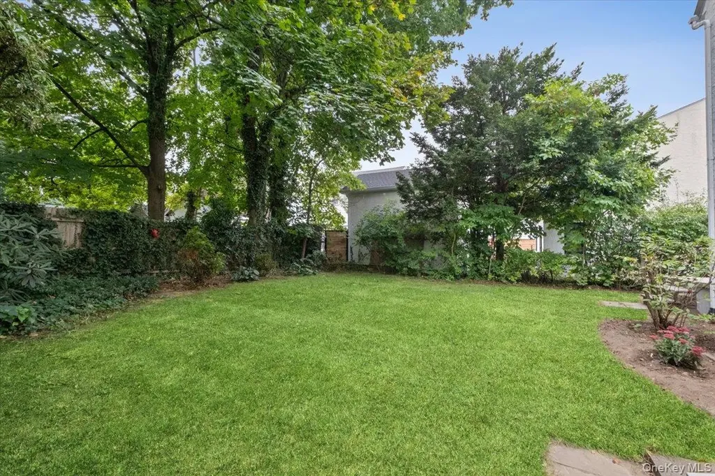 244 Boulevard Scarsdale NY 10583