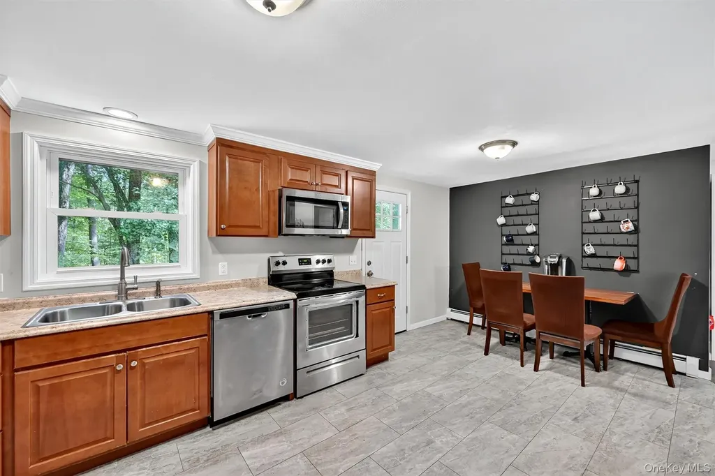 6 Tice Lane Middletown NY 10941