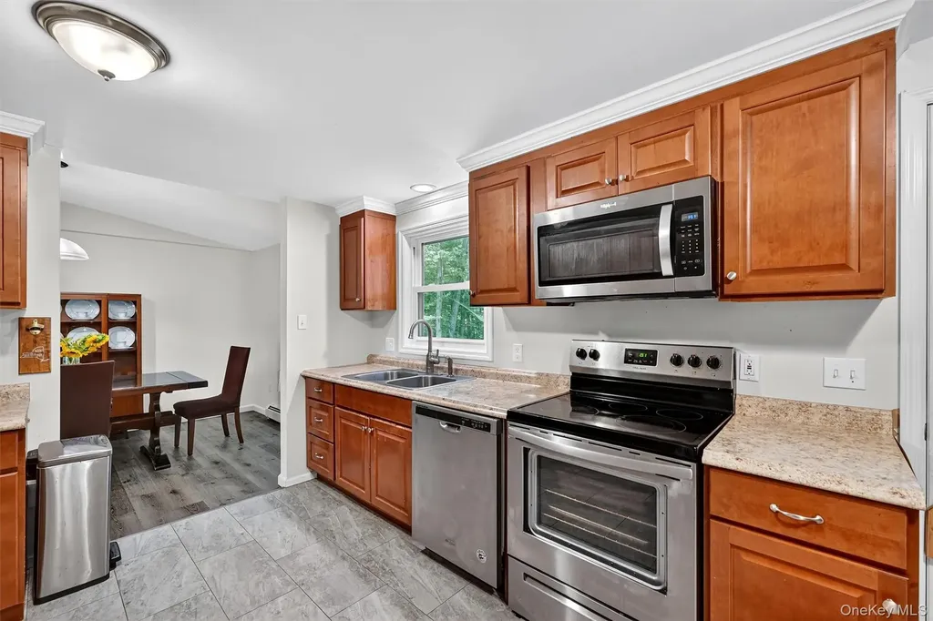 6 Tice Lane Middletown NY 10941