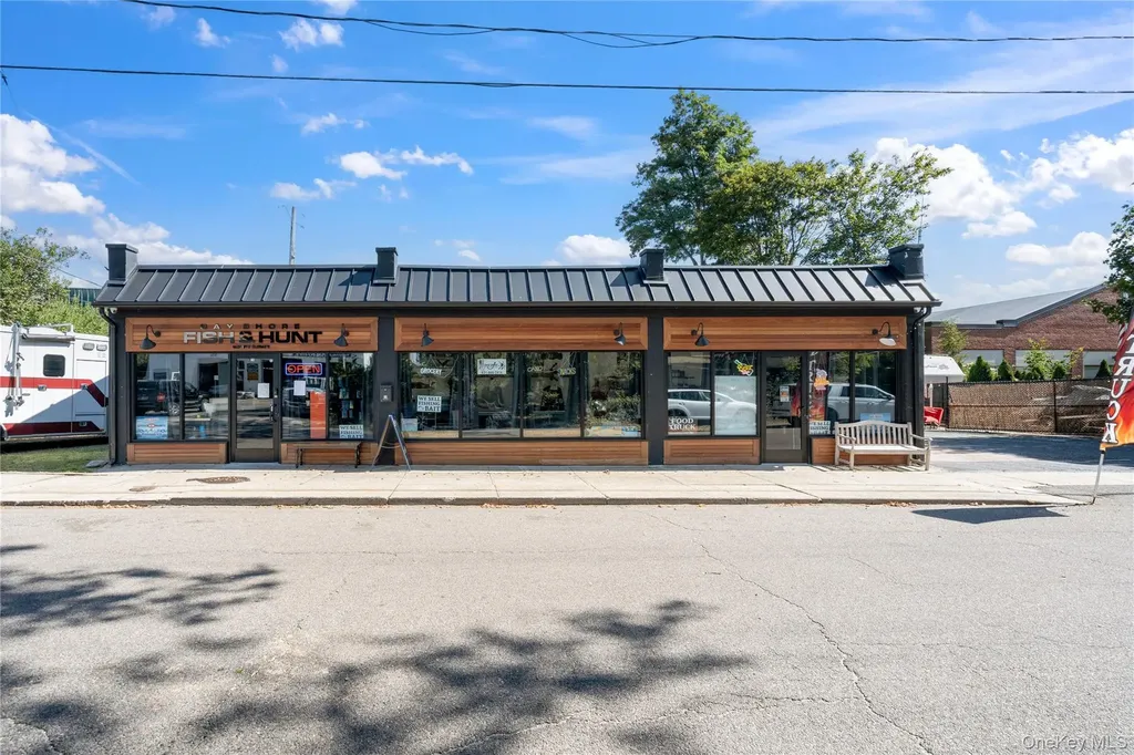 20 Ackerson Street Bay Shore NY 11706