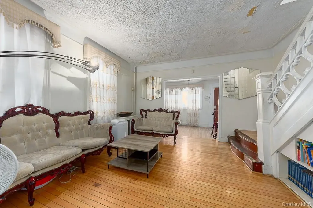 8913 Bedell Lane Brooklyn NY 11236