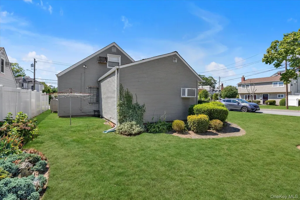 49 Princeton Place Merrick NY 11566