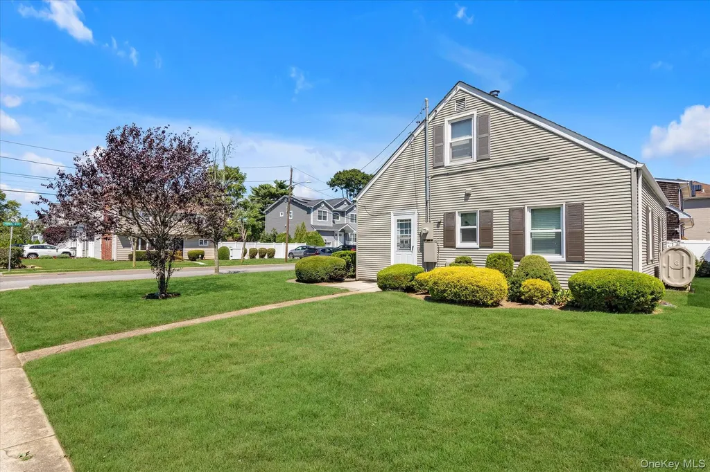 49 Princeton Place Merrick NY 11566