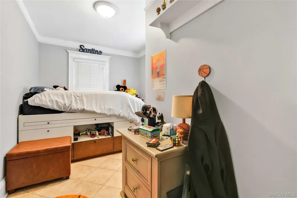 16008 12th Road Beechhurst NY 11357