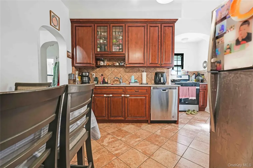 16008 12th Road Beechhurst NY 11357